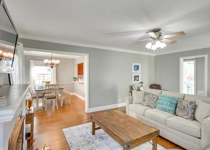 Walk To Expo Square! W/ Deck & Yard * Tulsa