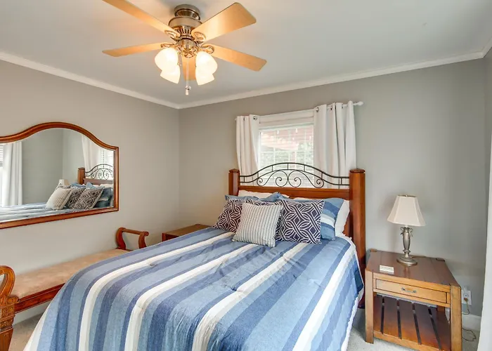 Walk To Expo Square! W/ Deck & Yard Tulsa