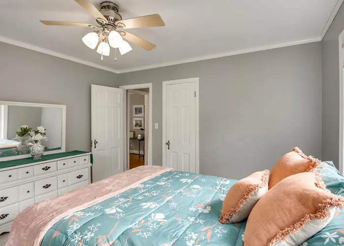 Walk To Expo Square! W/ Deck & Yard * Tulsa
