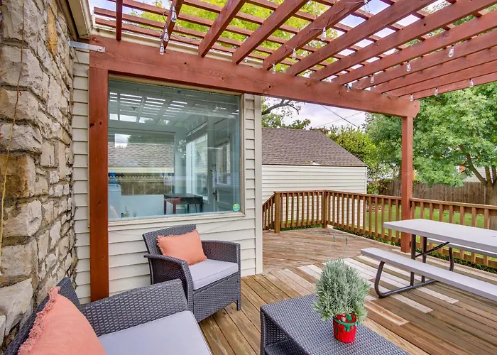 Walk To Expo Square! W/ Deck & Yard Tulsa