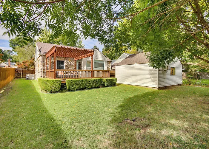Walk To Expo Square! W/ Deck & Yard * Tulsa